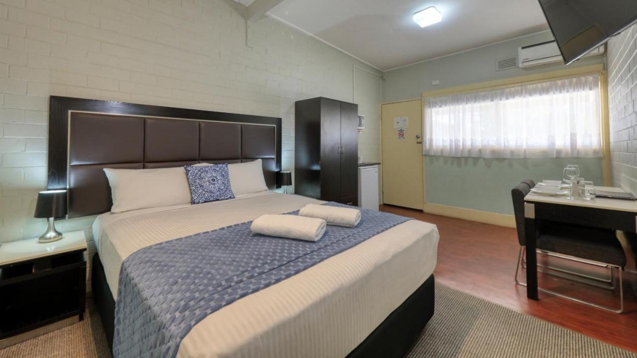 Rose Motor Motel